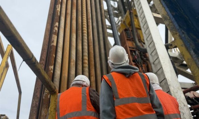  Au cœur de l’énergie durable : les élus de Châtenay-Malabry et du Plessis-Robinson découvrent le chantier